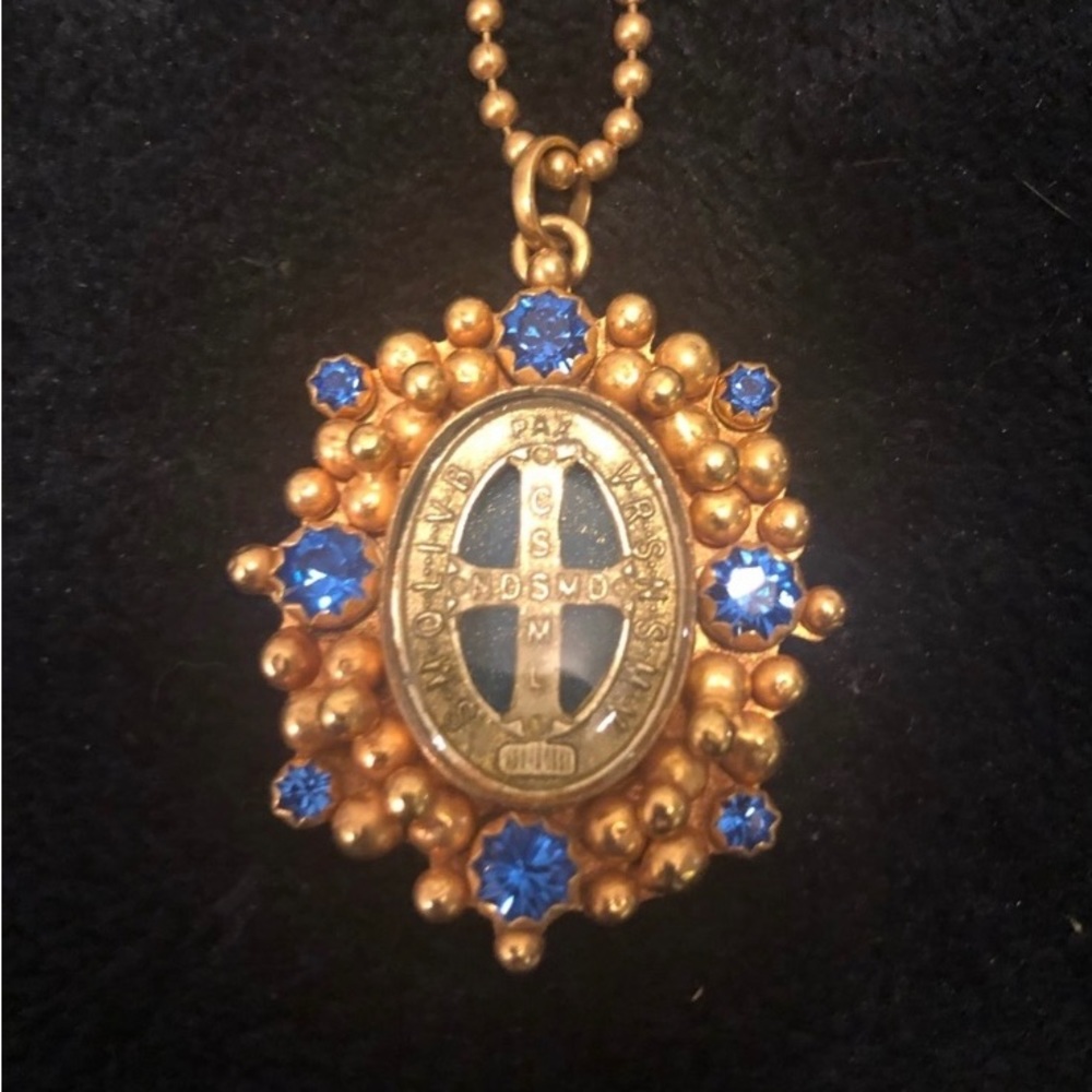 Single pendant by Virgins Saints and
Angels